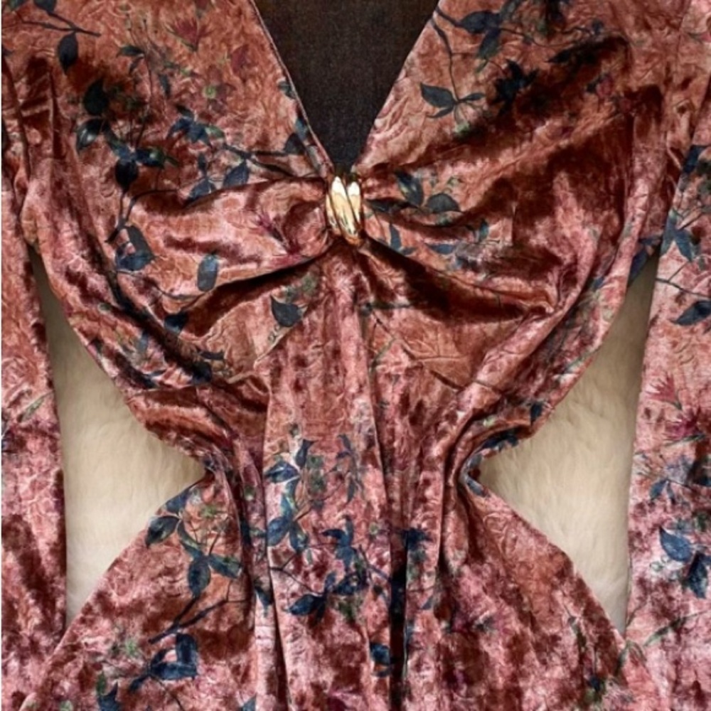 Velvet Floral Cutout Long-Sleeve Top - Rust Pink